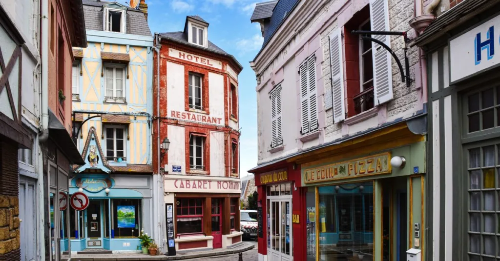 découvrez la cuisine normande authentique, riche en saveurs traditionnelles et ingrédients locaux de normandie. recettes, produits et traditions culinaires à explorer.